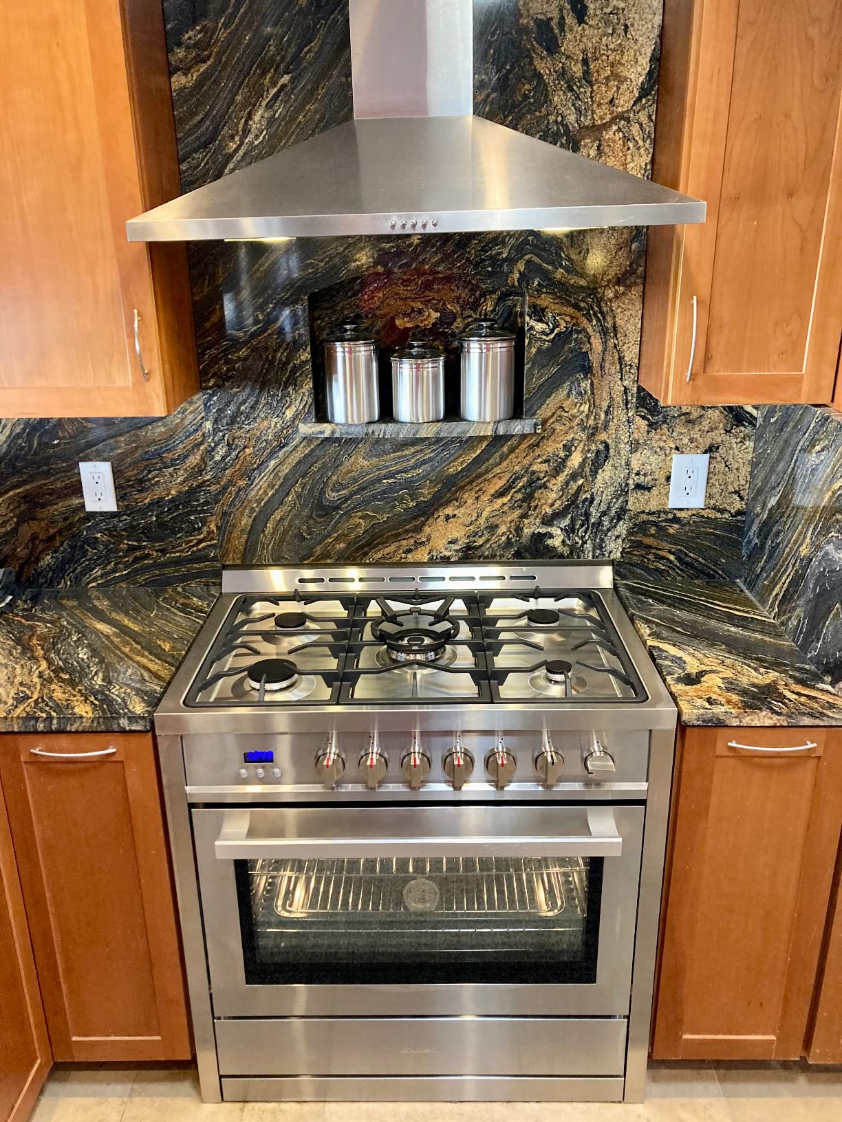 36 in. Gas Range with 5 Burner Cooktop