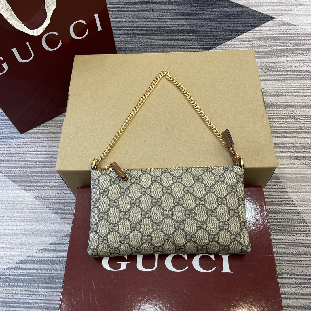 GUCCI GG Supreme Chain Shoulder Bag