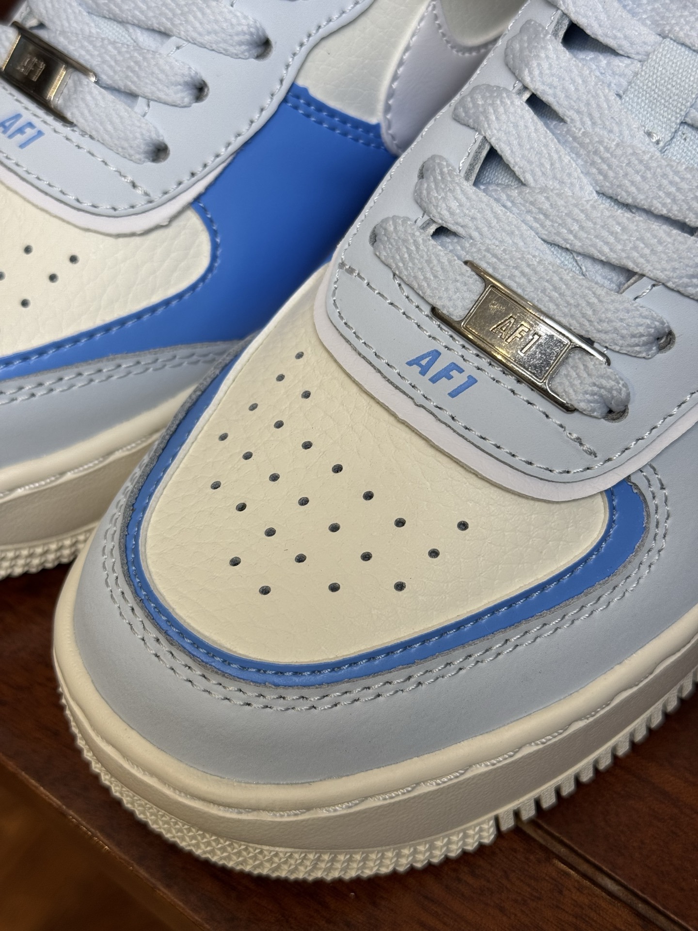 Nike Air Force 1