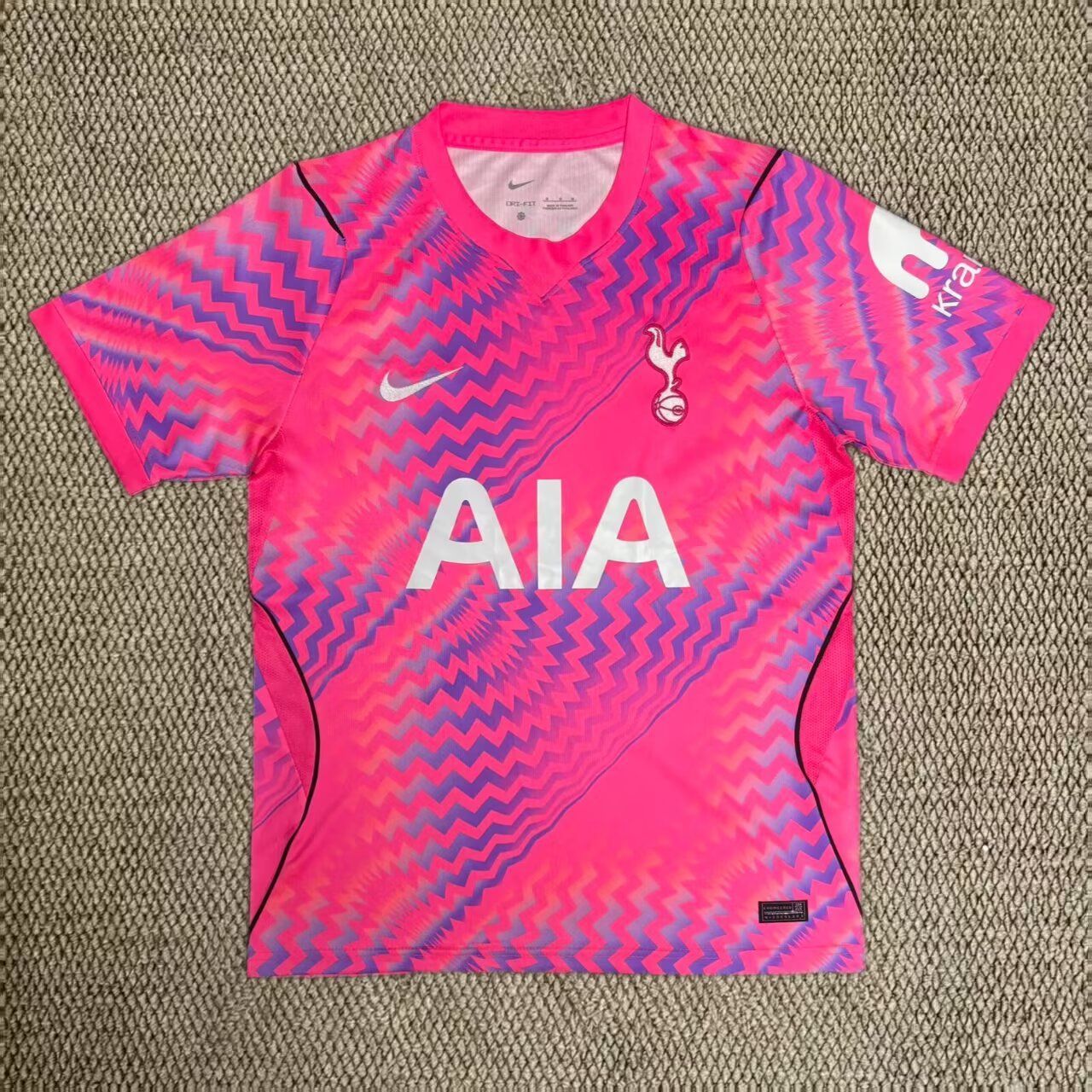 Tottenham Hotspur Goalkeeper Jersey Fan Version 26/27