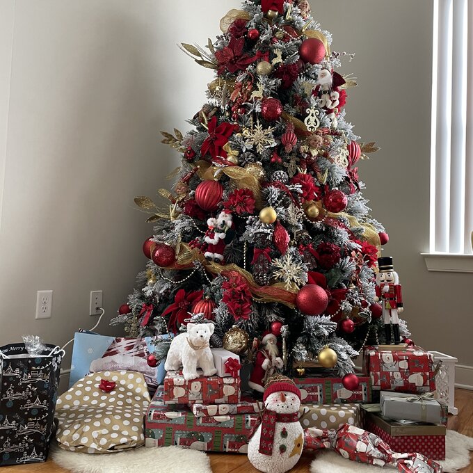 7.5'' Lighted Artificial Pine Christmas Tree