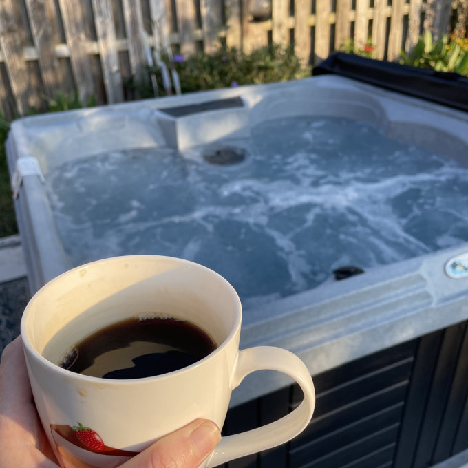 Ohana Spas Soothe LS 6-Person 70 - Jet Square Hot Tub with
