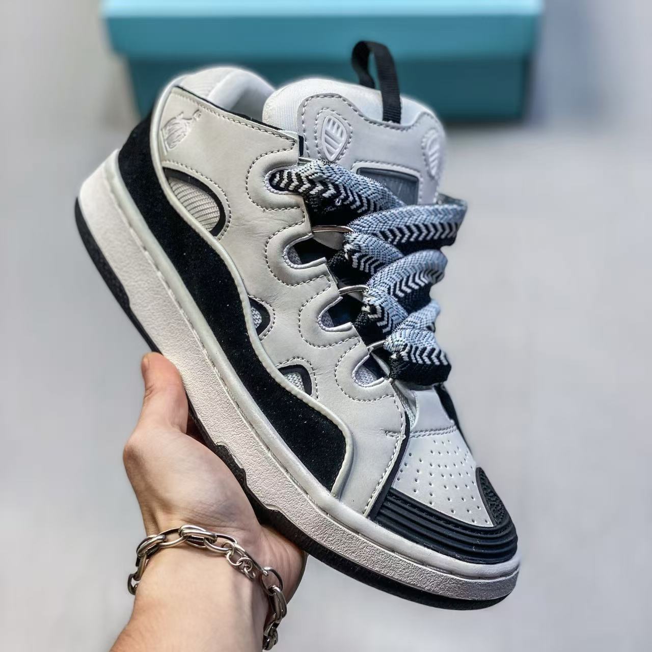Lanvin Curb