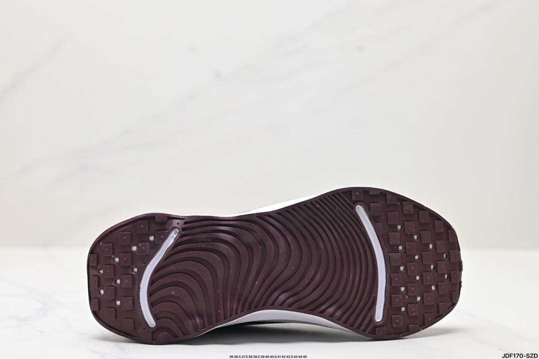 Nike MOTIVA