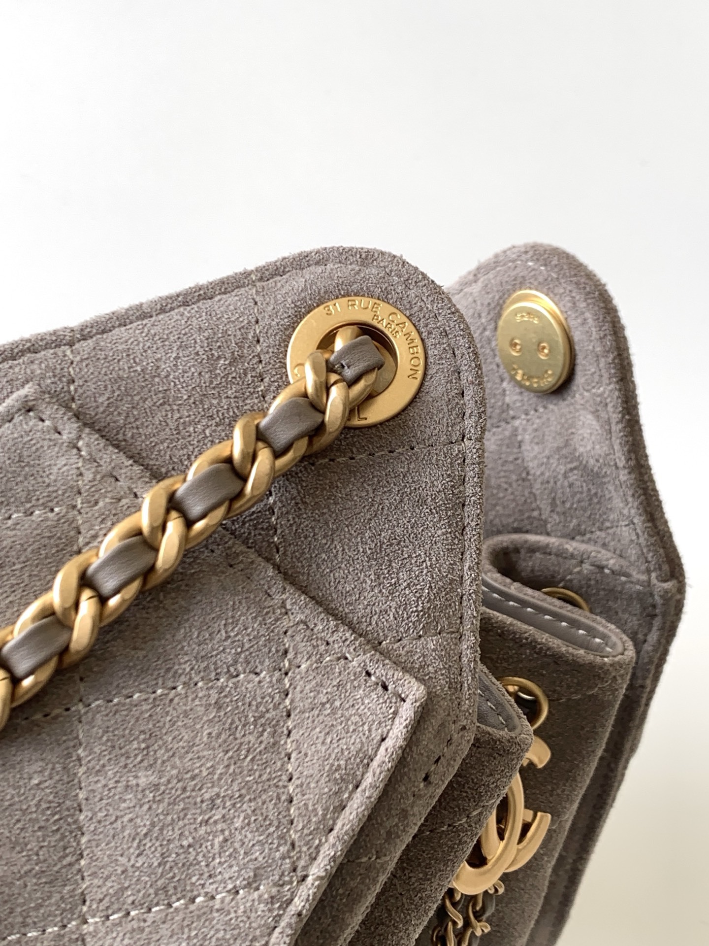 Chanel Suede Hobo Bag Mushroom detail 1