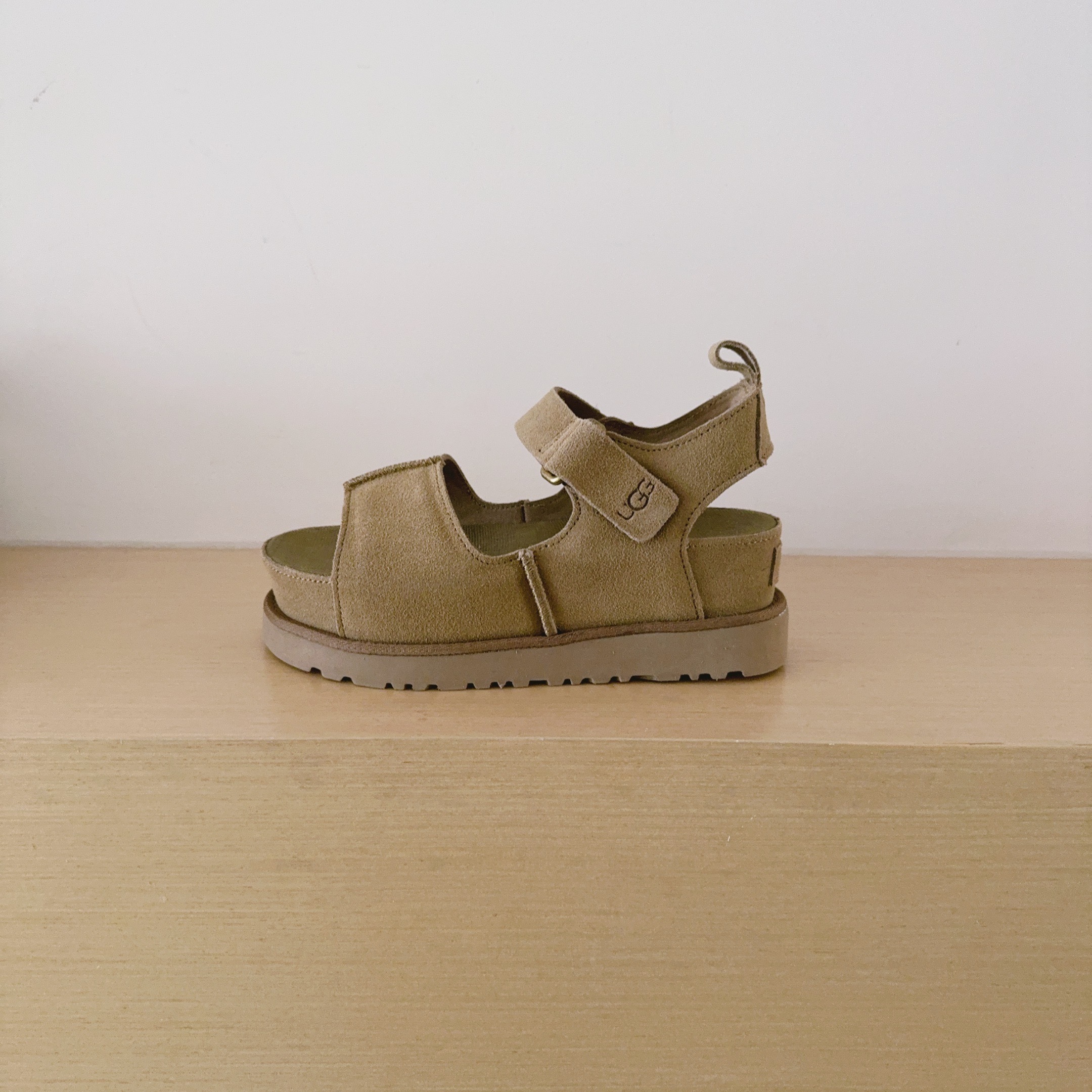 Center Seam Sandals
