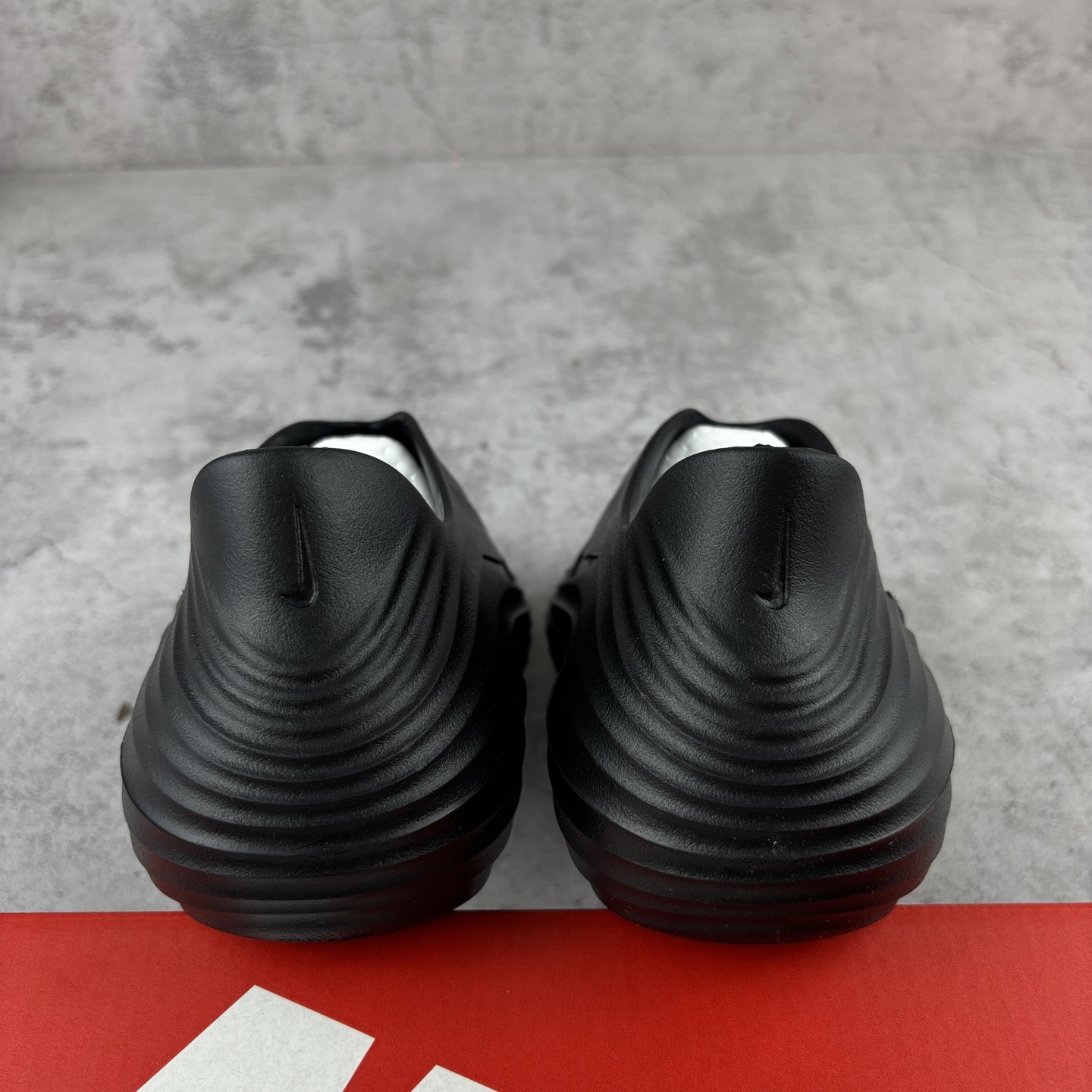 Nike ReactX Rejuven8 Sneakers detail 2