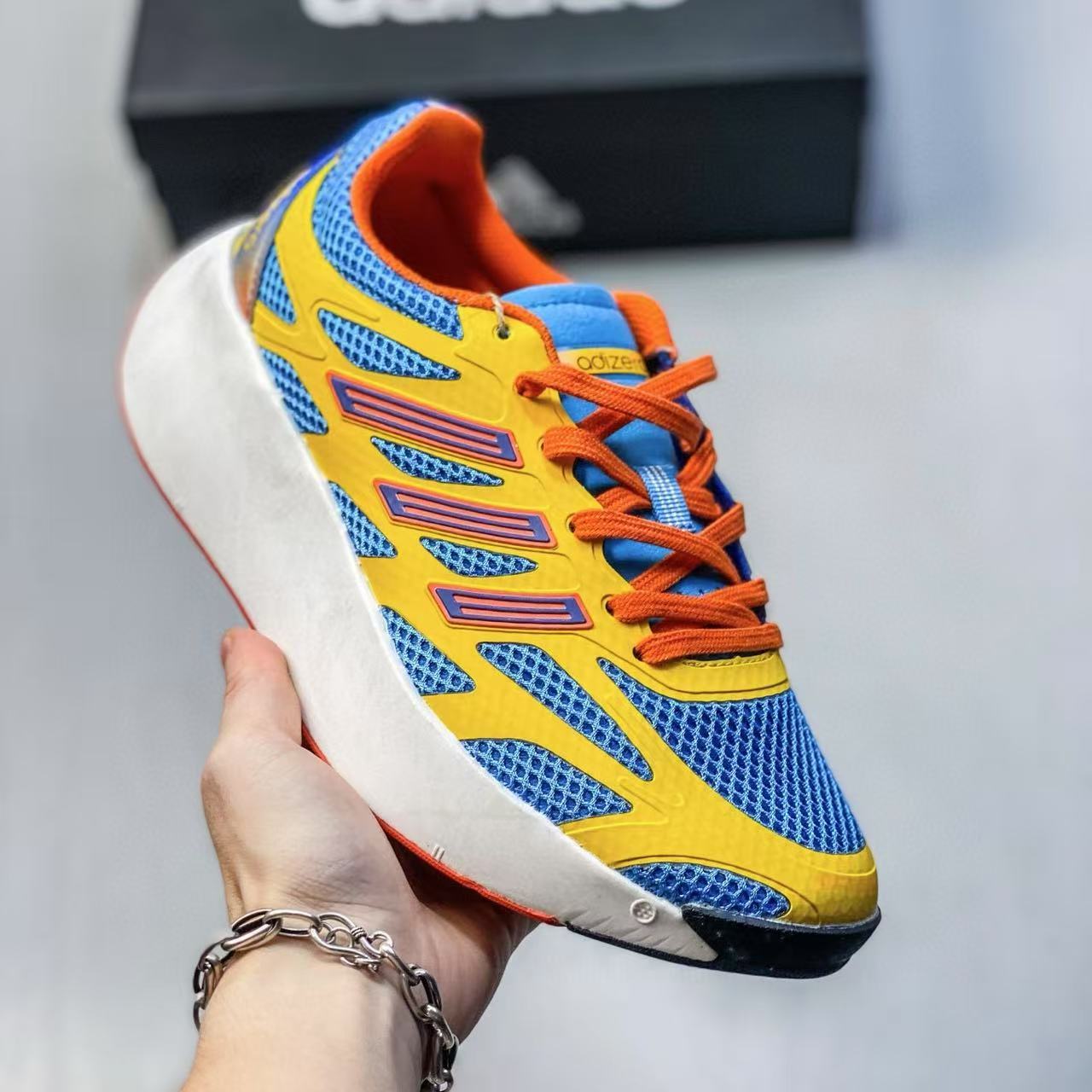Adizero Aruku 8