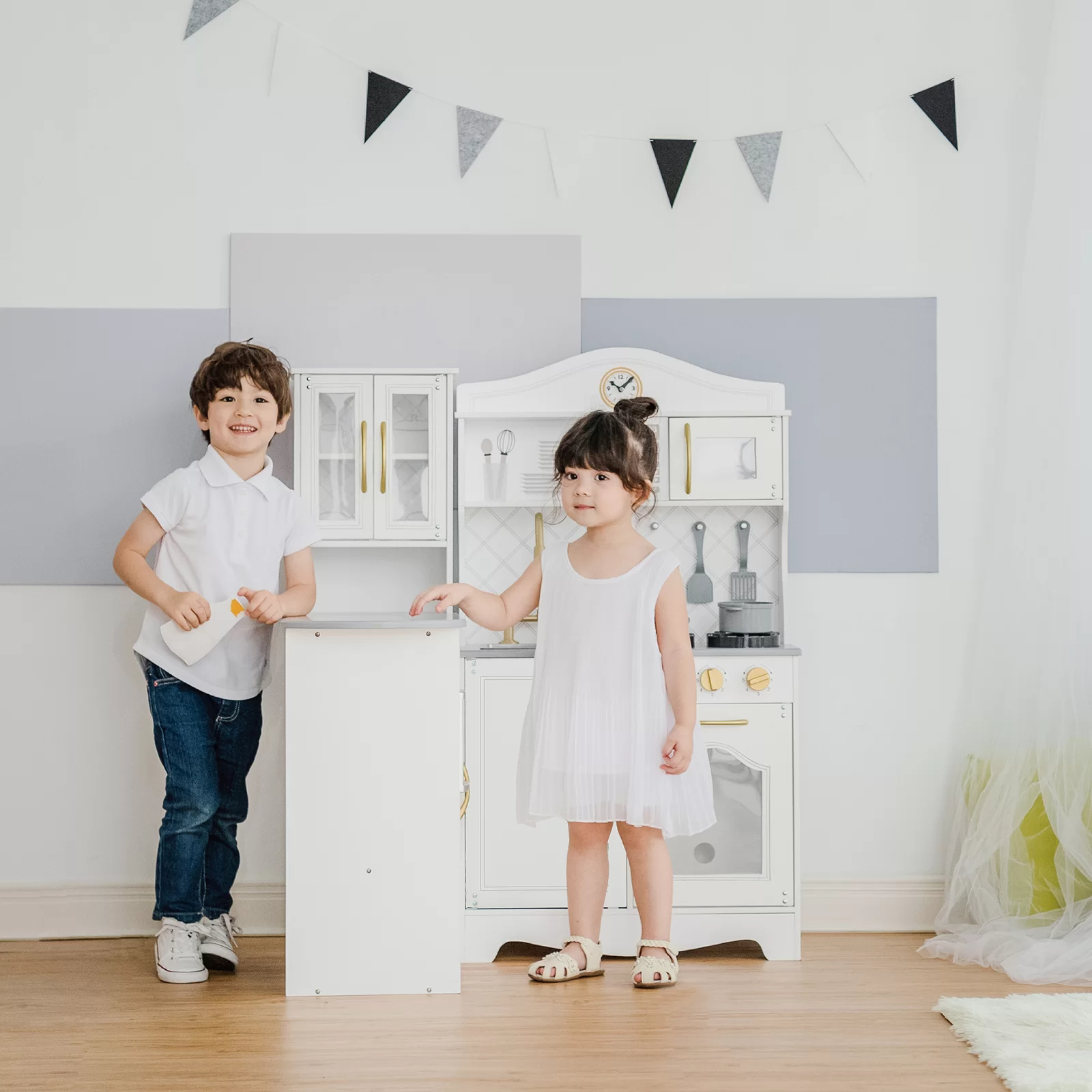 Little Chef Upper East Play Kitchen Set