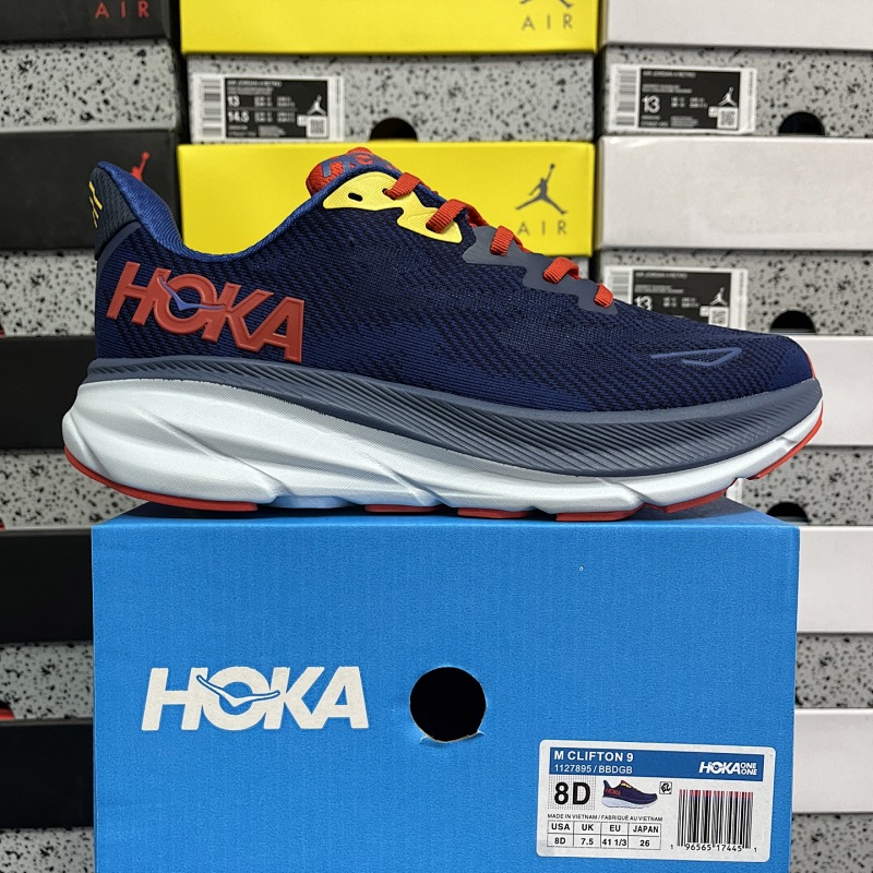 Hoka Clifton 9 Sneakers