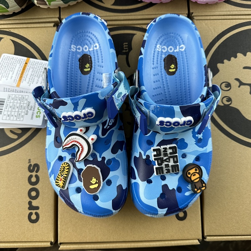 Crocs Camo Print Classic Clog - Blue