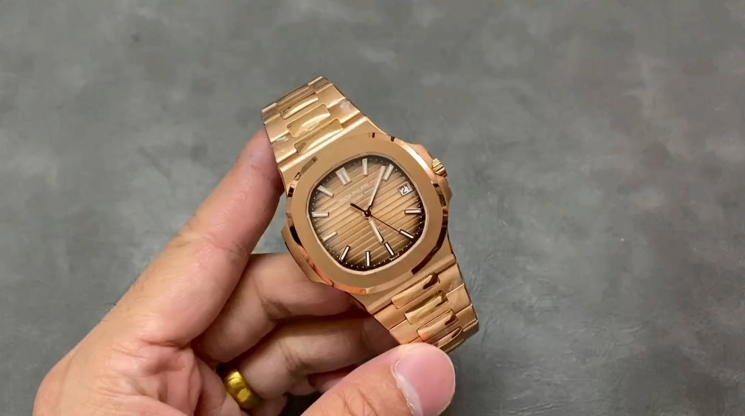 【Super Clone】Patek Philippe Nautilus 5711 1R 001 40MM Replica Watch