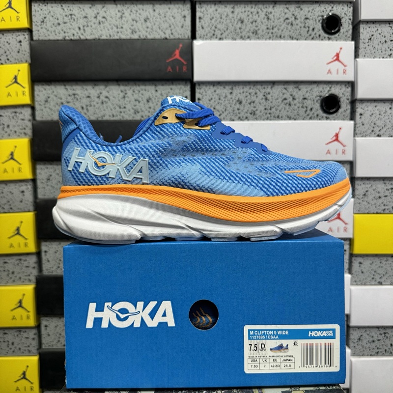 Hoka Clifton 9 Wide Sneakers