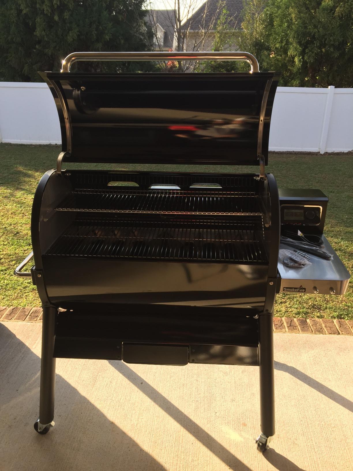 Weber SmokeFire EX6 (2nd Generator) Wood Fired Pellet Grill