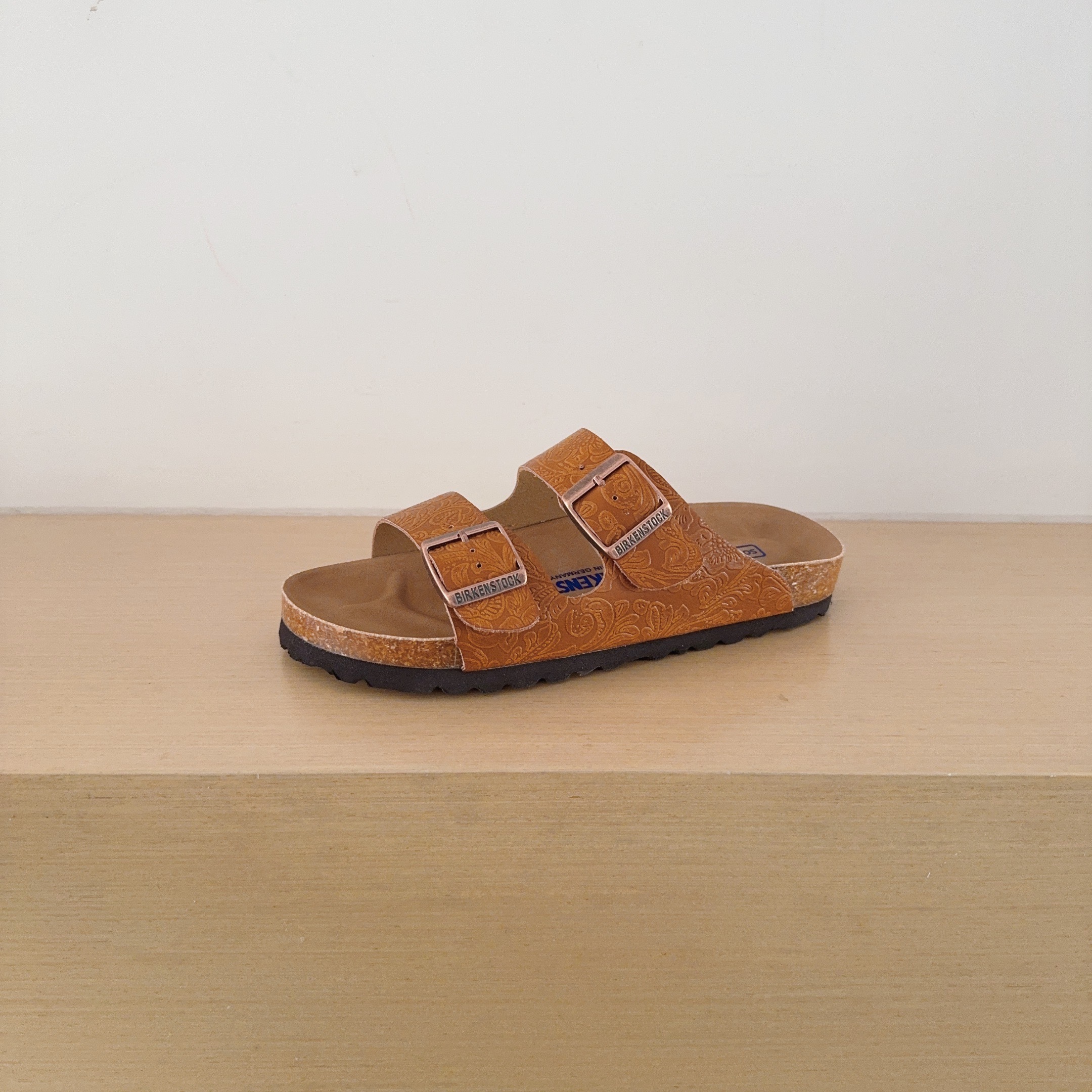 UGG Kids Leather Chevron Series Birken-Style Two-Strap Sandals Adult And Kids