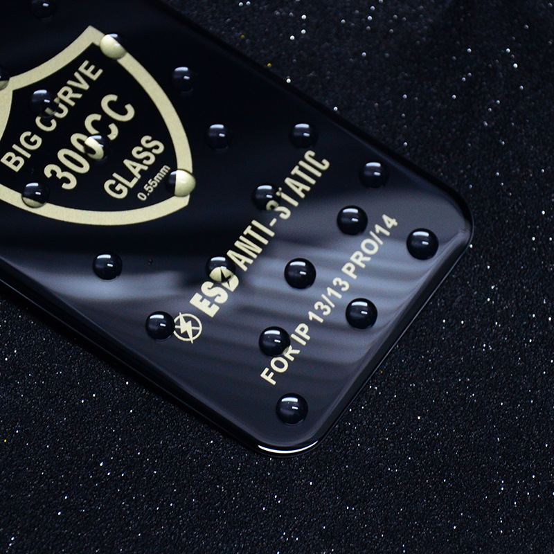 iPhone 15 Tempered Glass - close-up detail