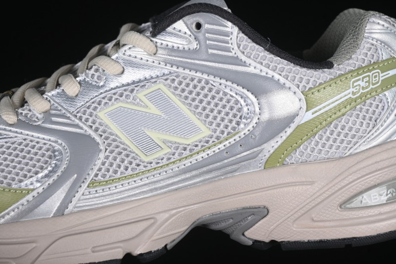 New Balance 530
