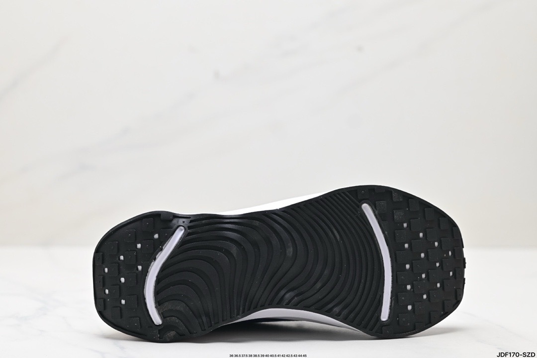Nike MOTIVA