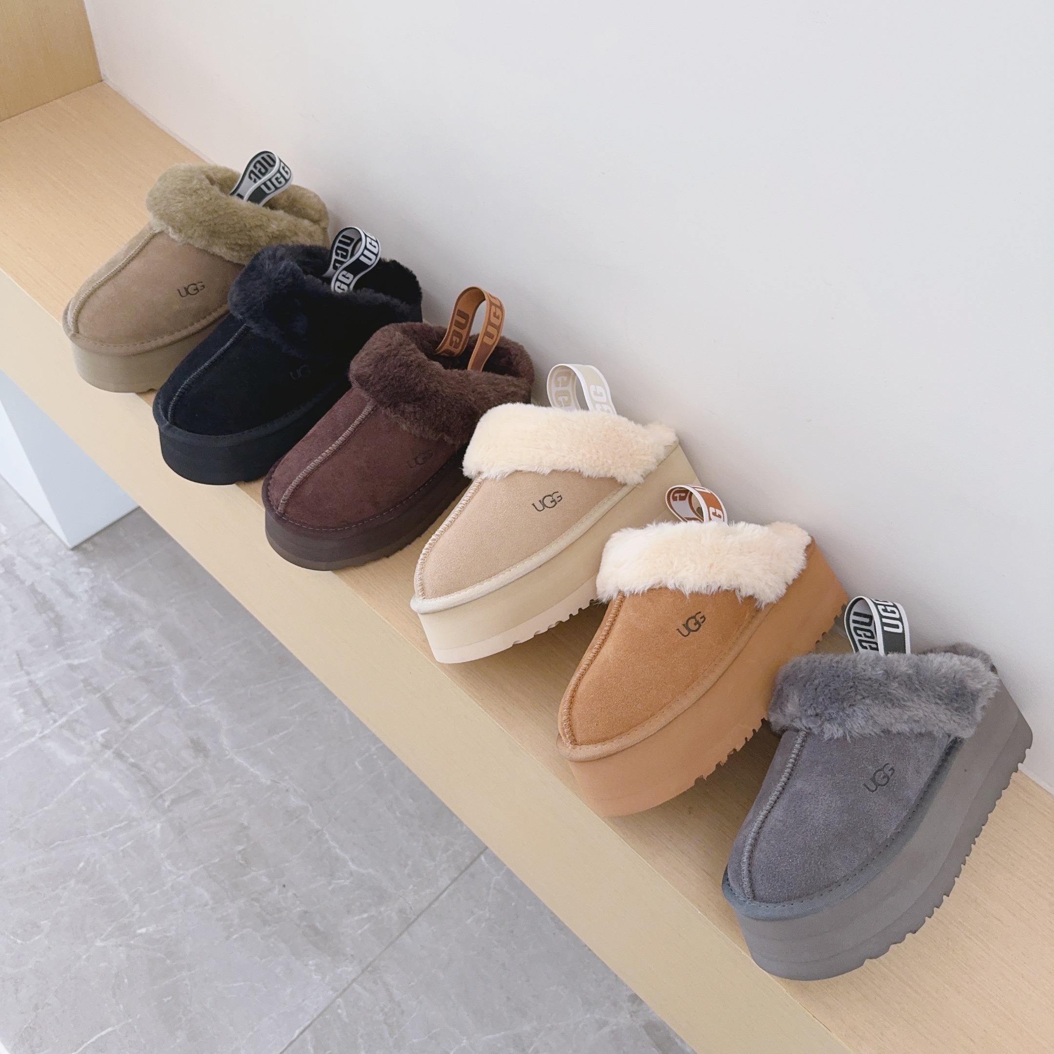 UGG Footwear Style 013