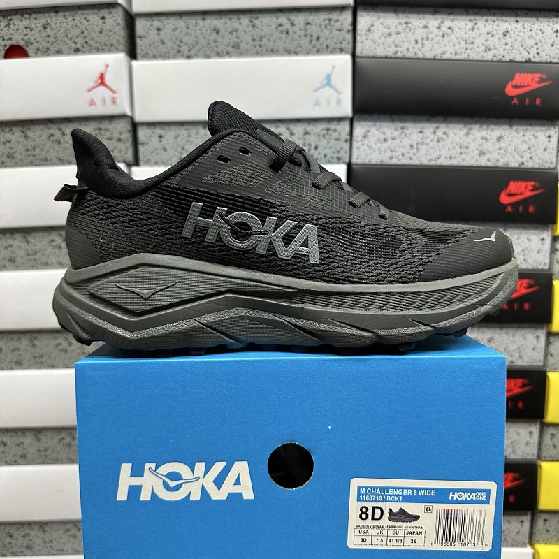 Hoka Challenger 8 Wide Sneakers