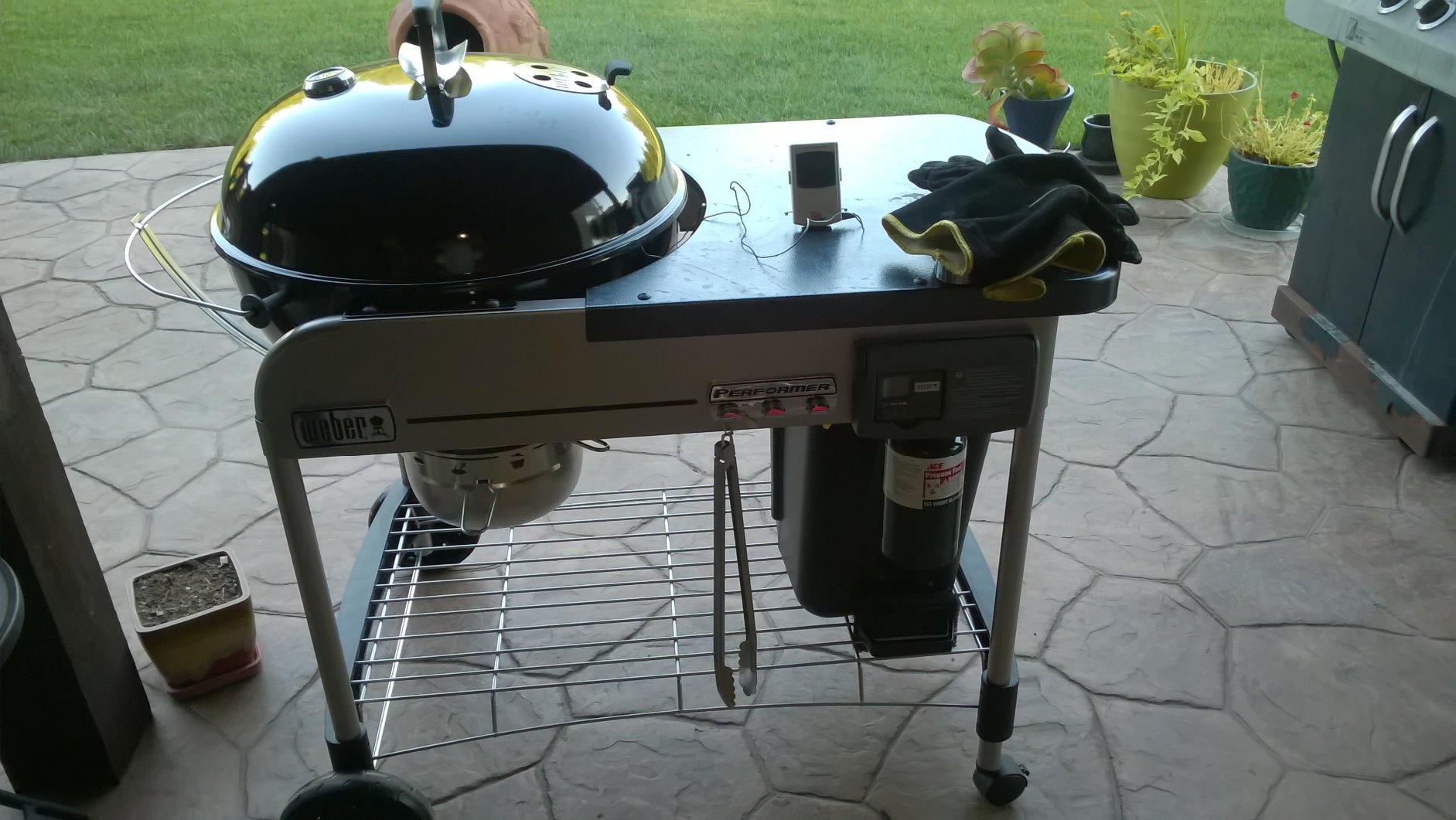 Weber Performer Deluxe Charcoal Grill