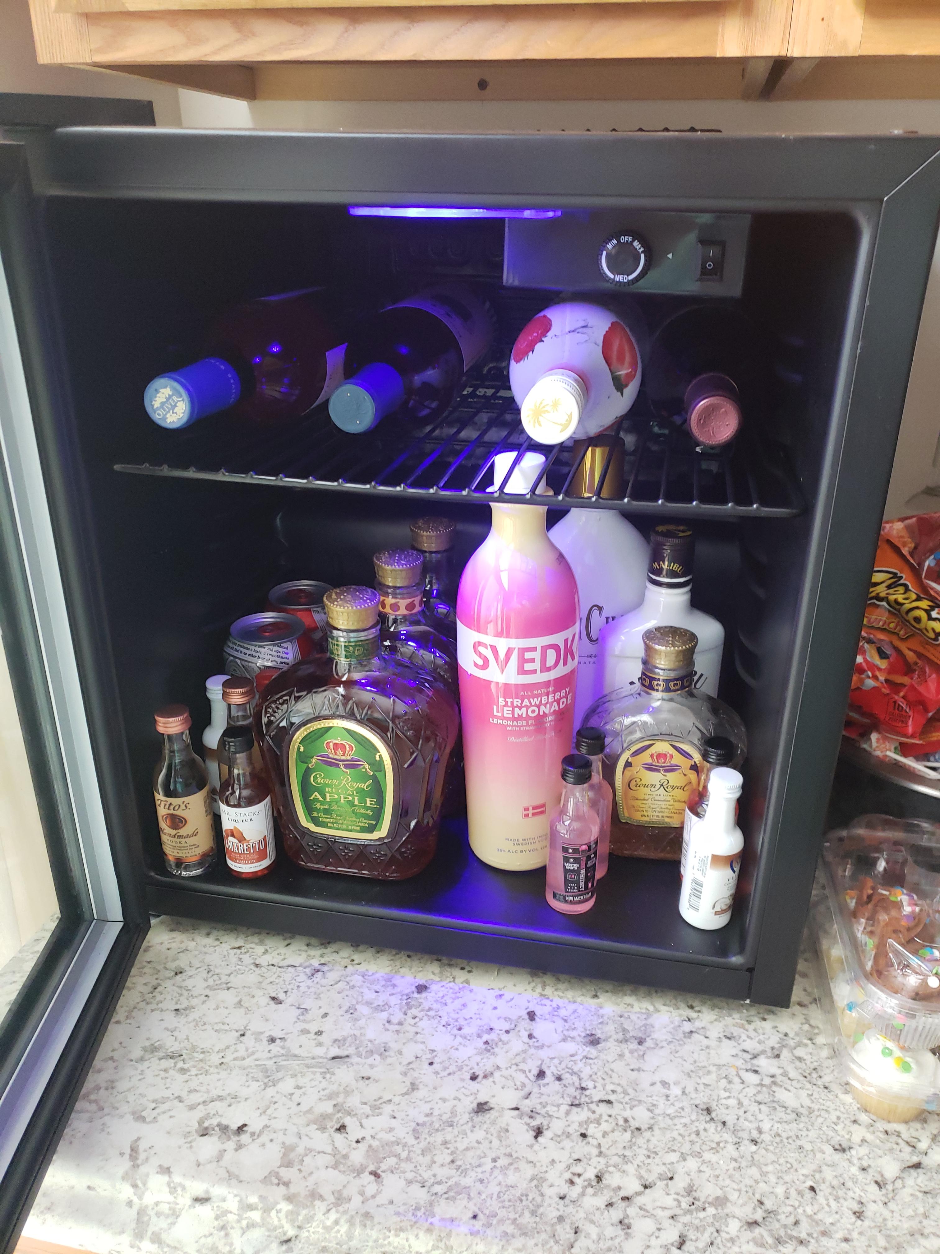 Antarctic Star 26 Bottle Wine Cooler/Cabinet Beverage