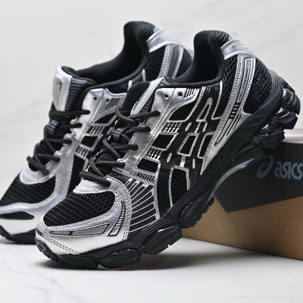 ASICS Gel-Kayano 12.1