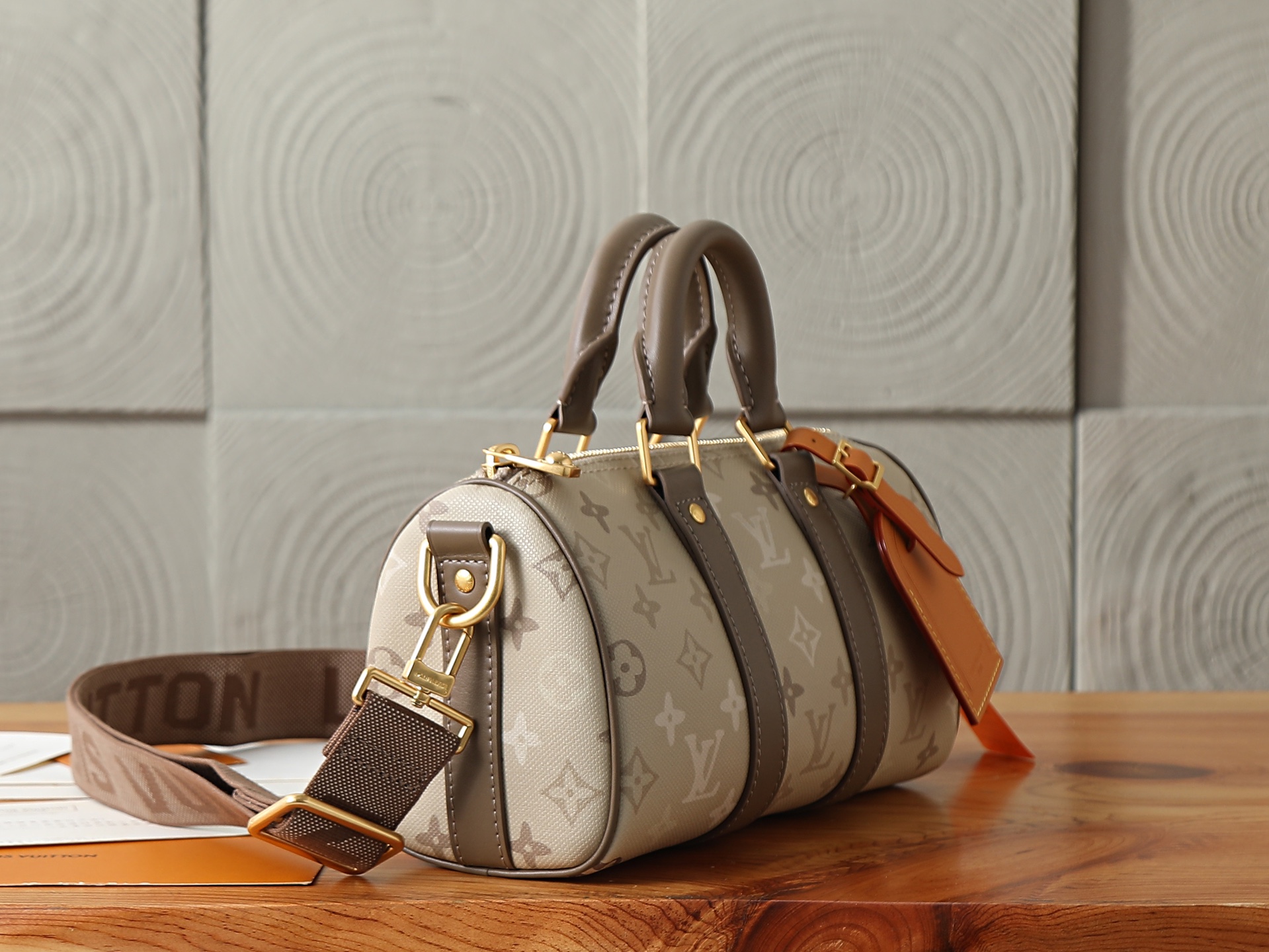 Louis Vuitton Keepall Bandoulière 25