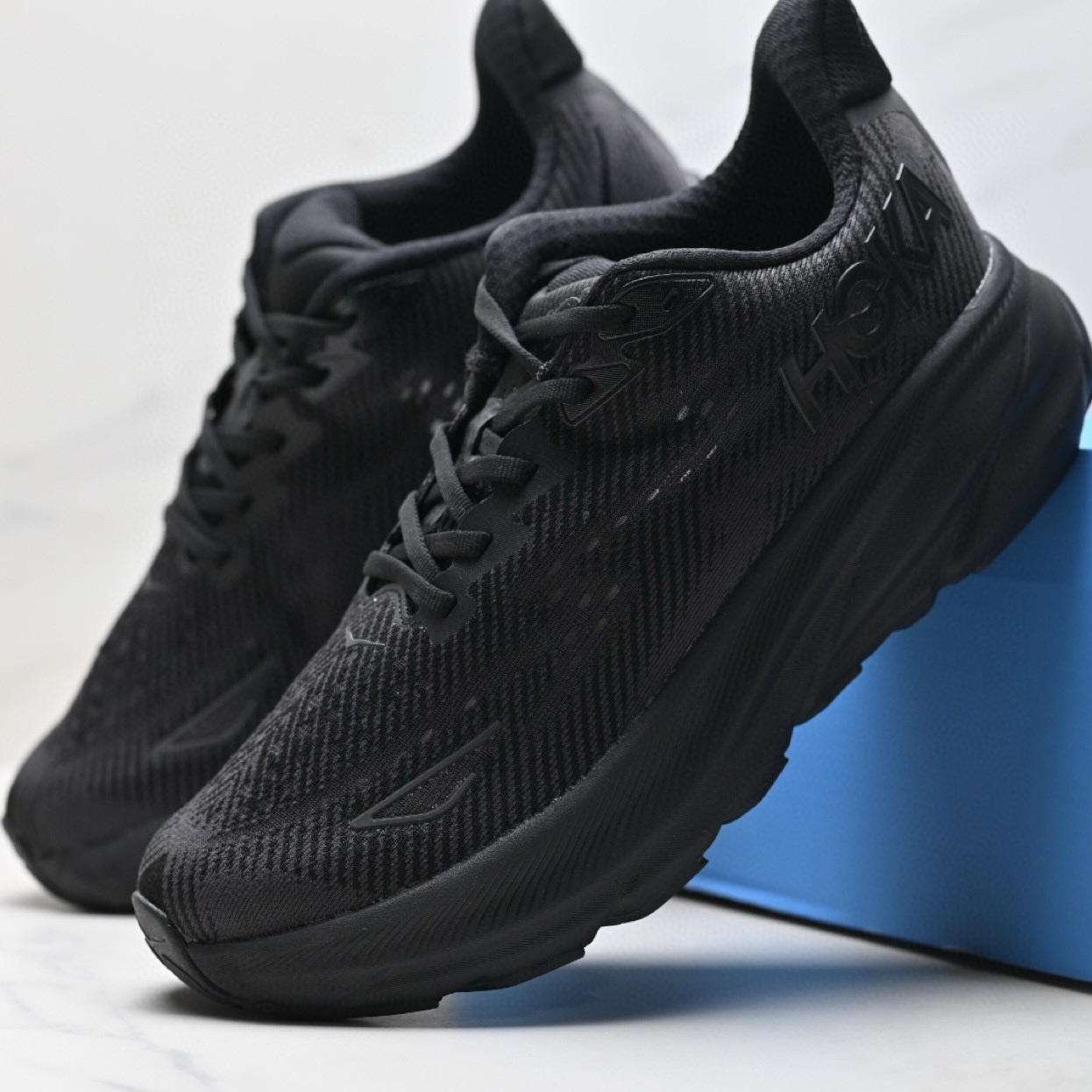 Hoka Clifton 9