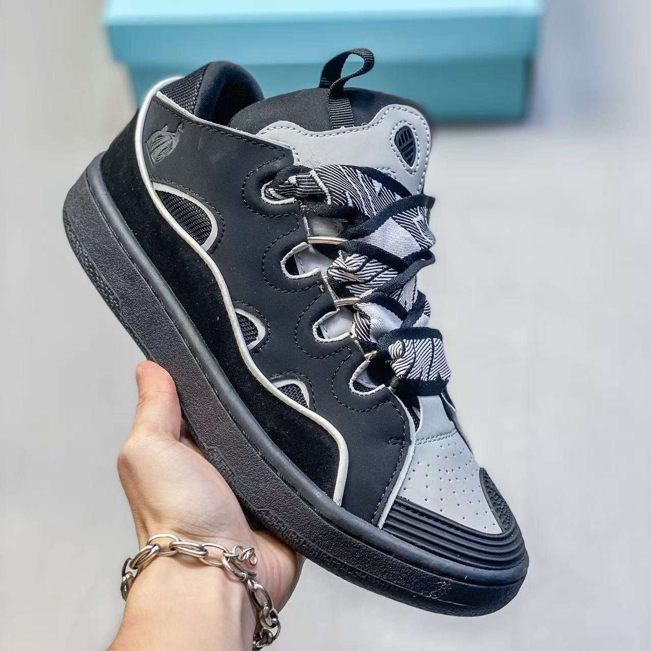 Lanvin Curb