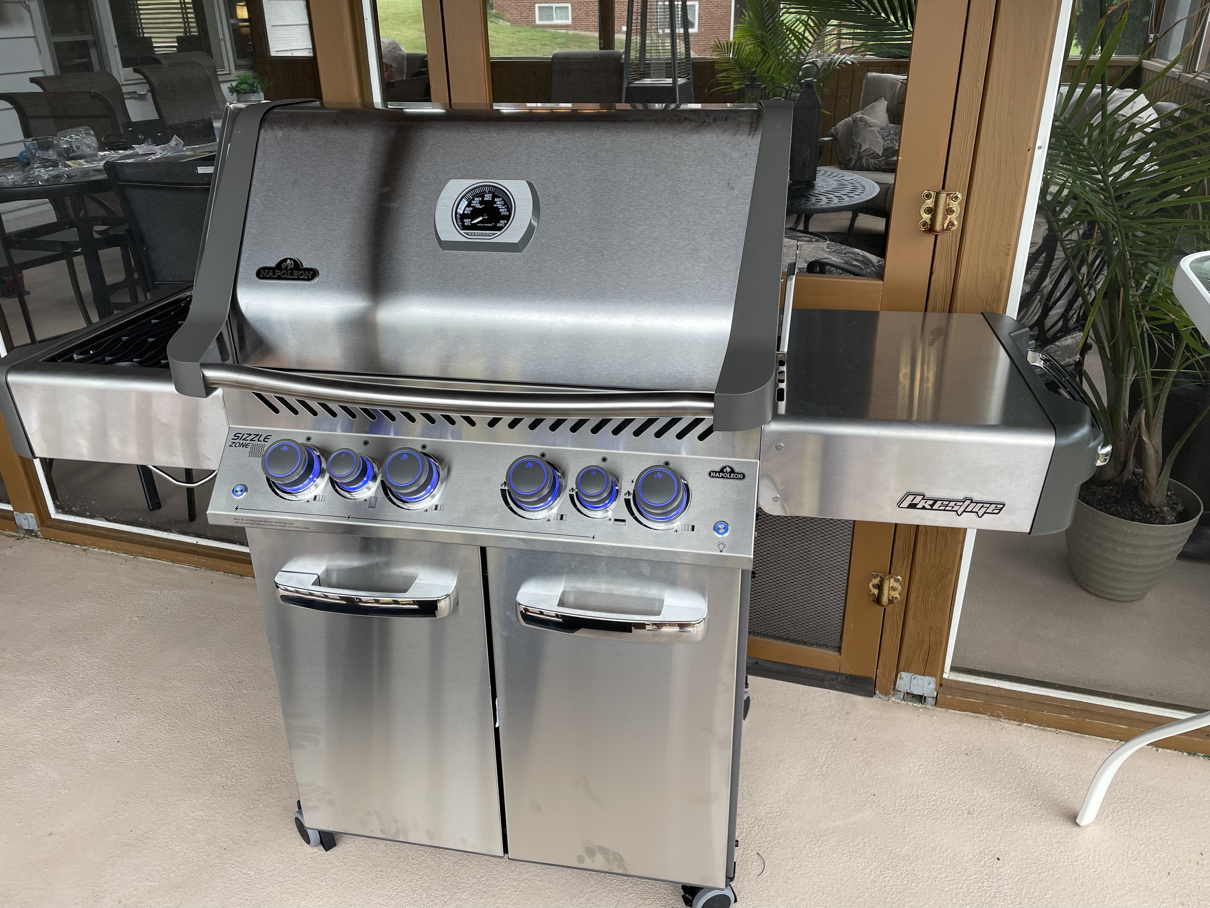Napoleon P500RSIBPSS-3 Prestige 500 RSIB Propane Gas Grill