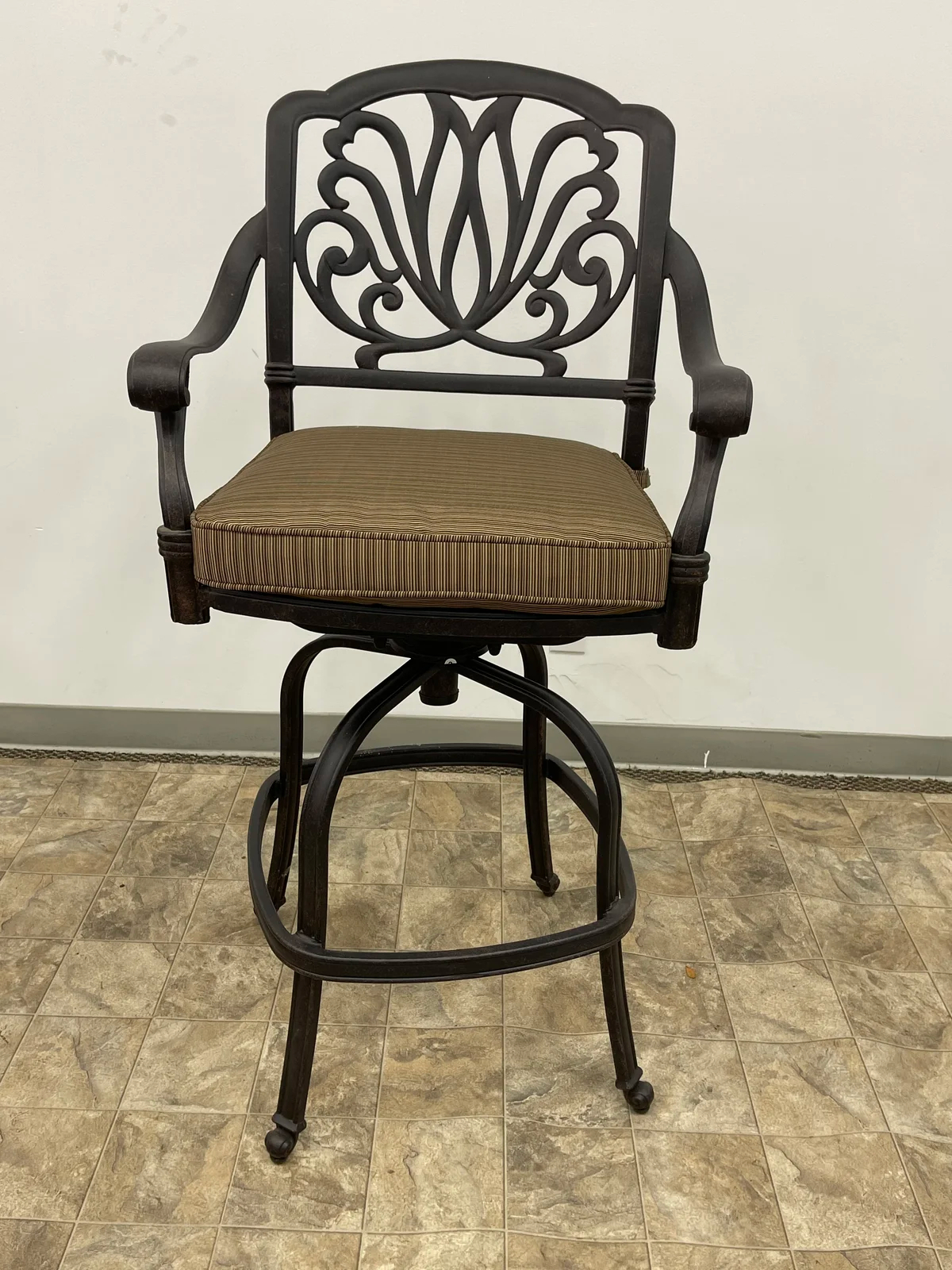 Allene Bar Set with Metal Outer Material
