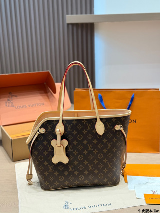 Louis Vuitton Neverfull MM Monogram Canvas Tote Bag