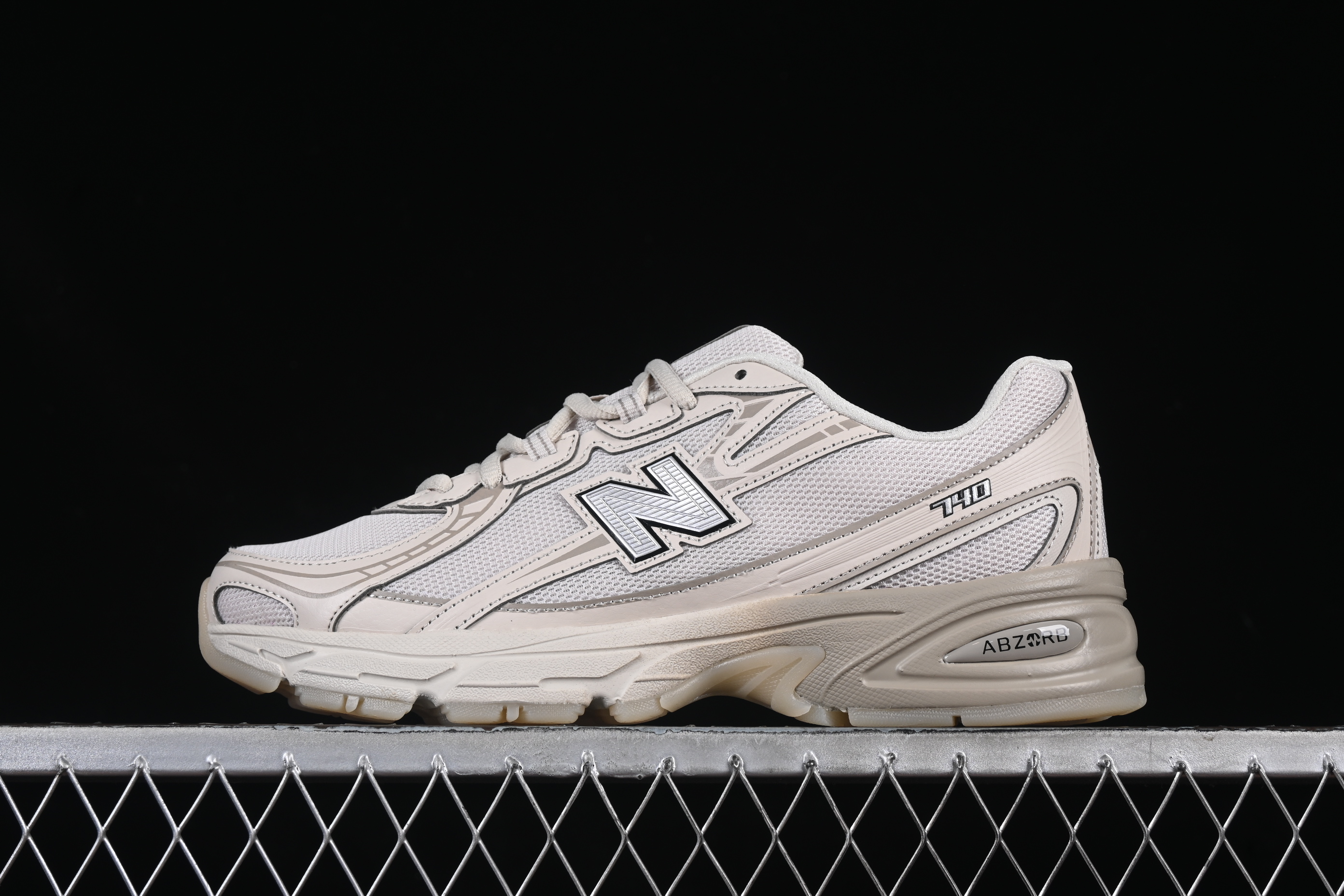 New Balance 740