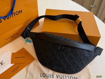 Louis Vuitton Discovery Bumbag Monogram Empreinte Leather