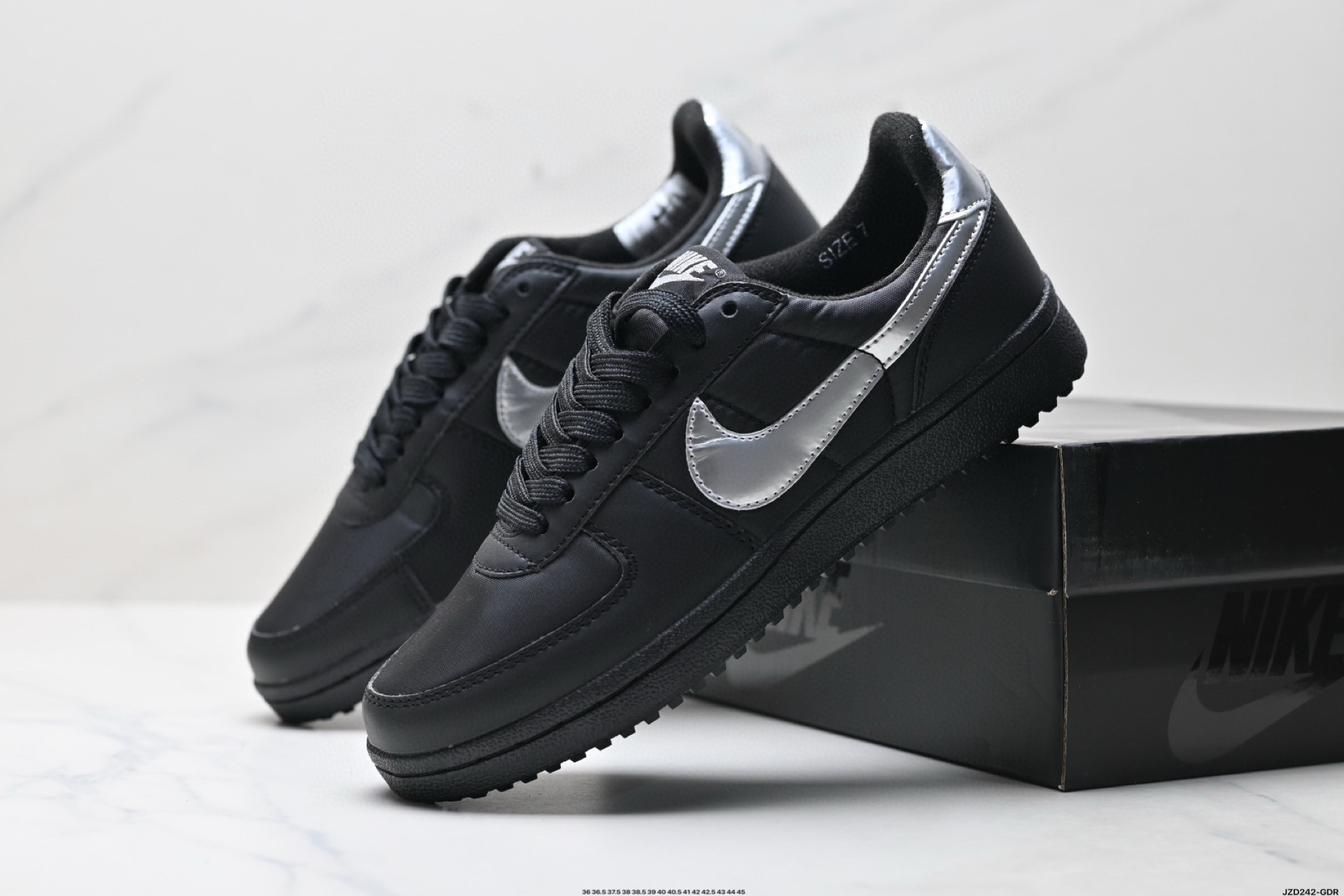 Nike Field General 82