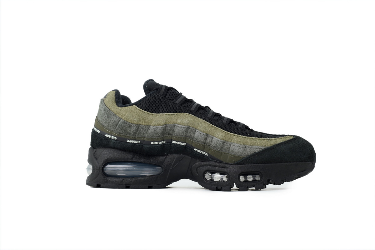 Undefeated x Nike Air Max 95 Medium Olive IB4523-200