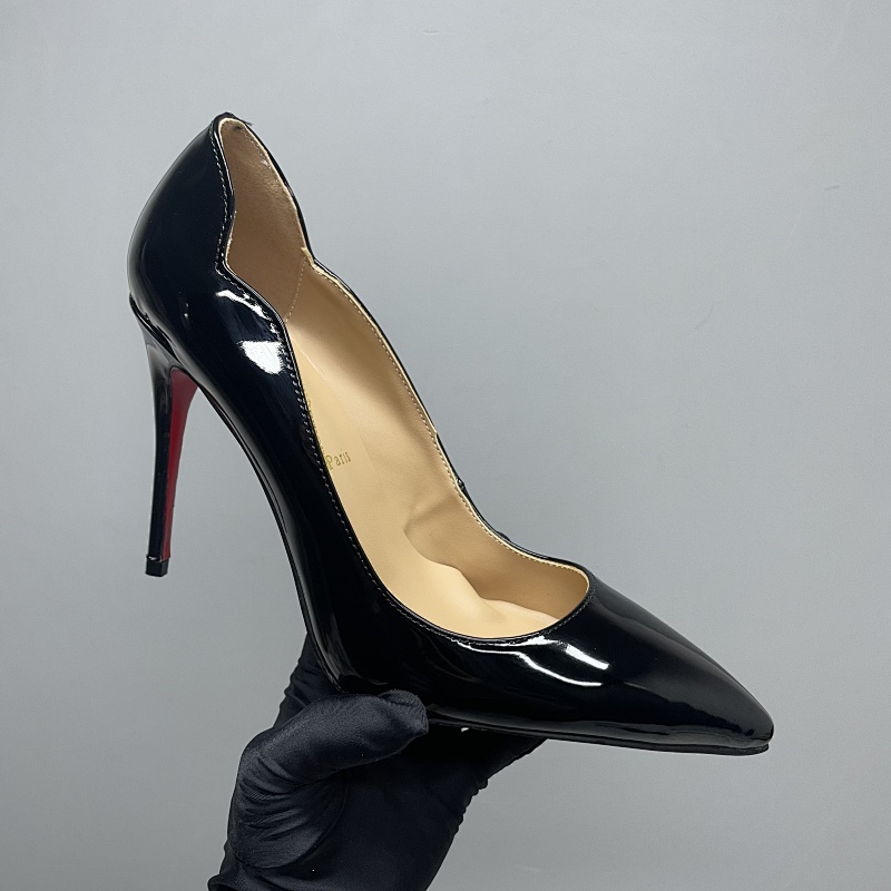 Christian Louboutin SC62 Black Pumps