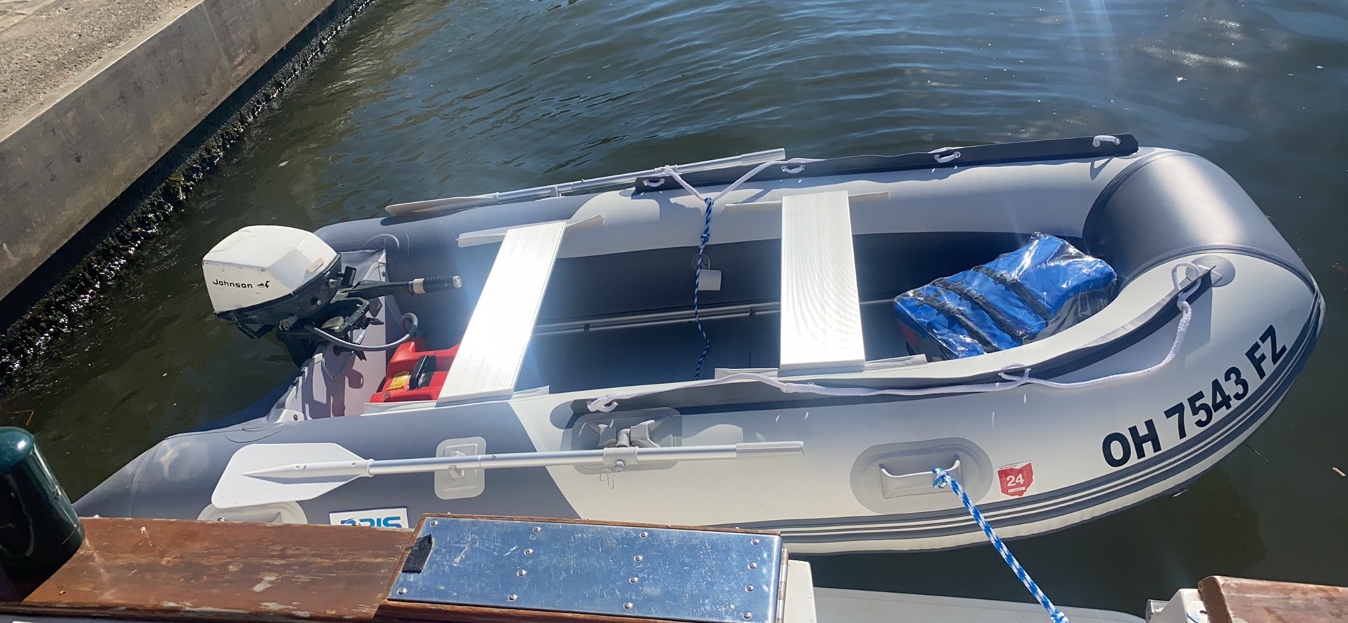 10.8 ft Inflatable Boat Inflatable Rafting Fishing Dinghy