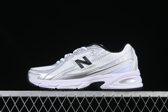 New Balance 740