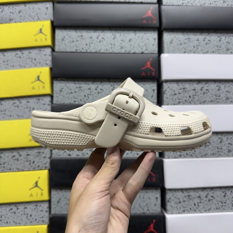 Crocs Star Buckle Clog - Khaki