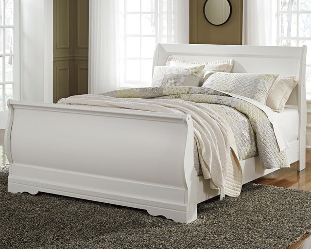 Anarasia / Huey Vineyard Sleigh Bed