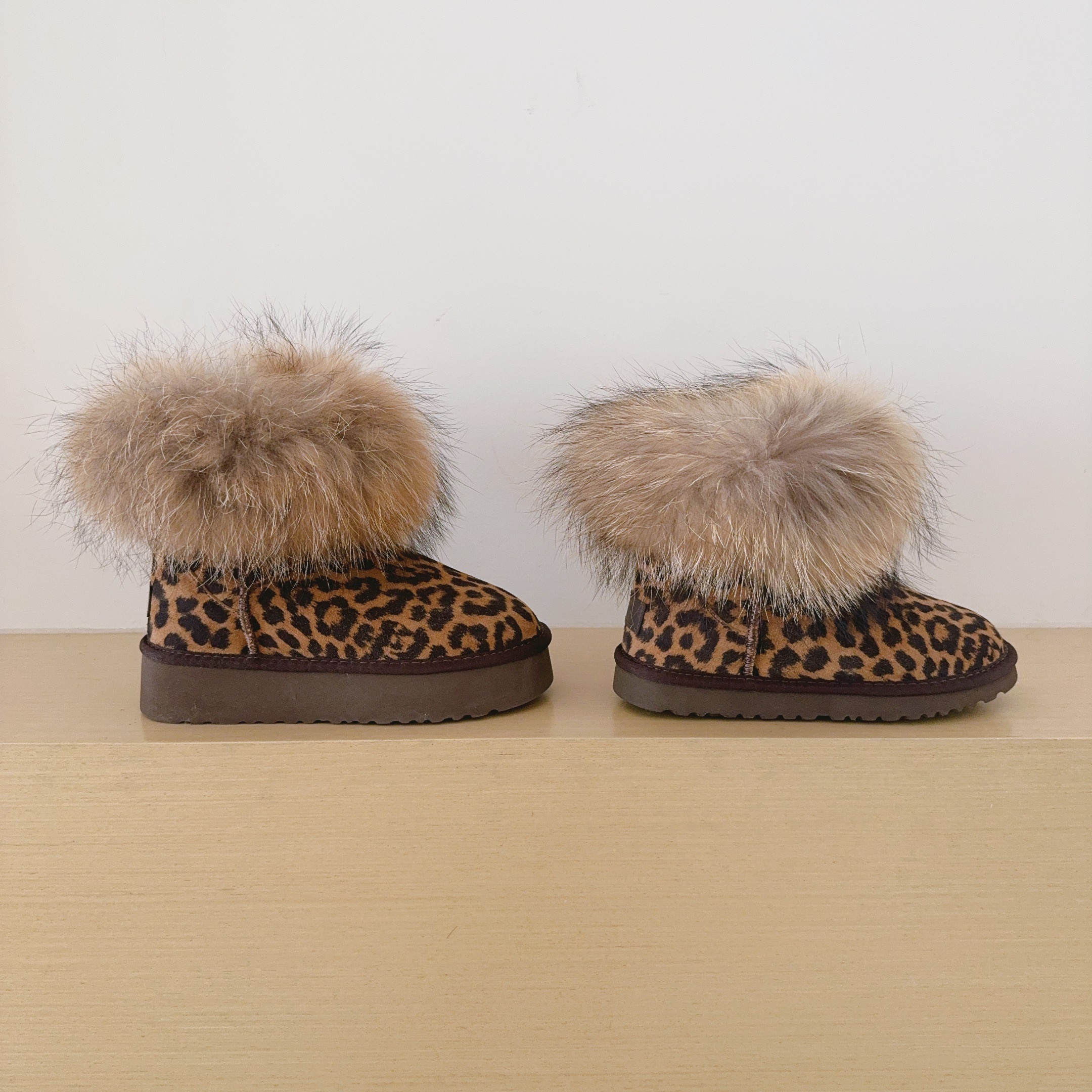 UGG Kids Platform 5854 Genuine Fur Trim Low-Cut Boots