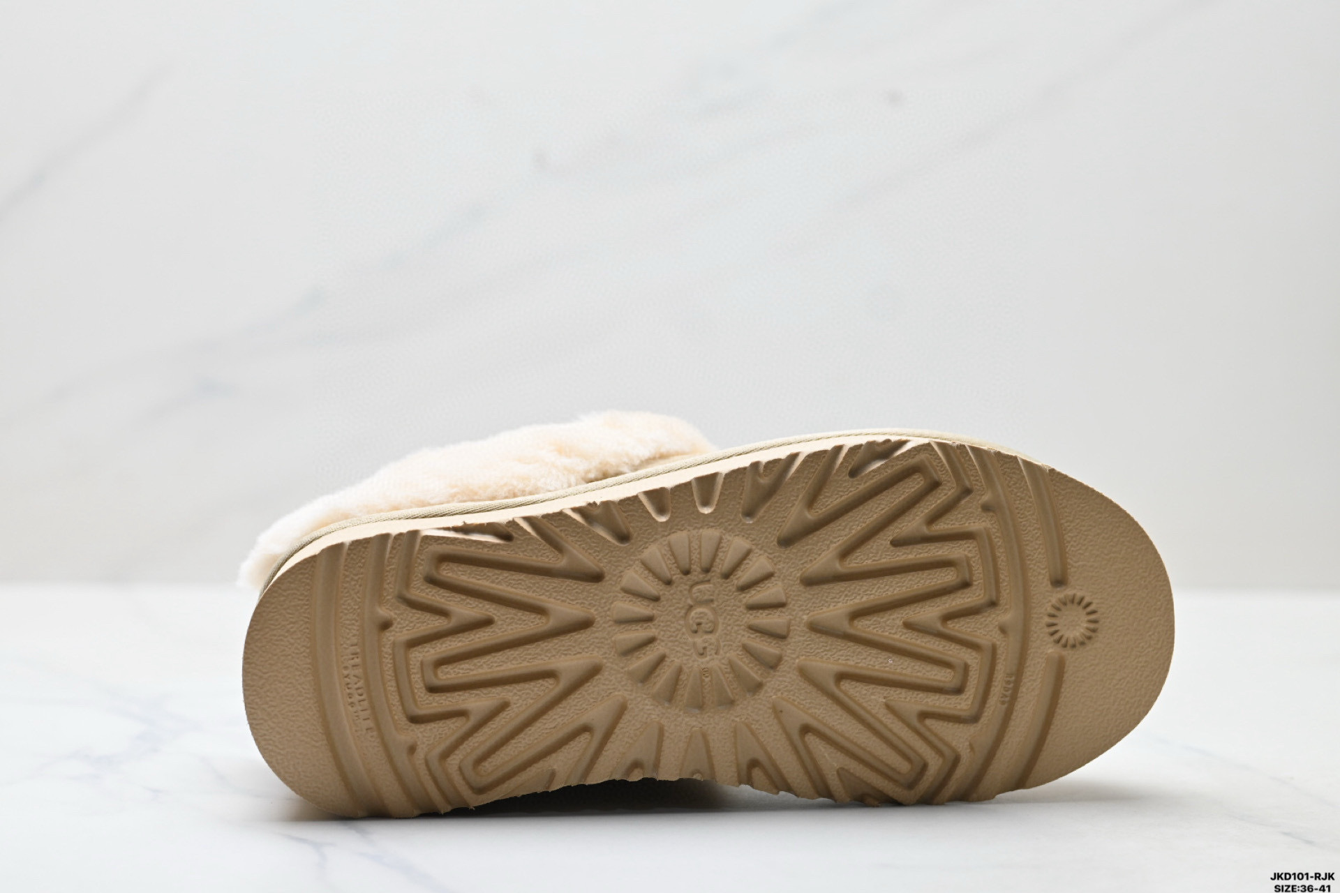 UGG Classic Clear Mini Detail 39