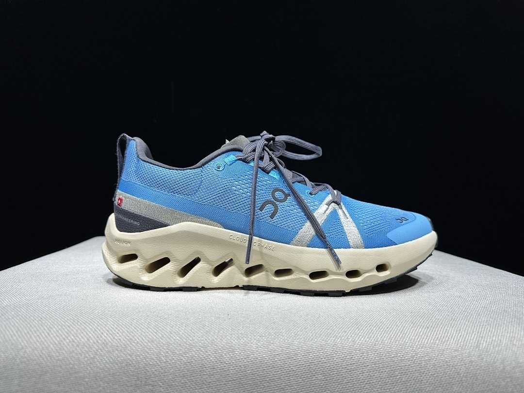 On Cloudsurfer Trail colour options