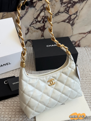 Chanel Large Hobo Bag AS5302 Shiny Oiled Lambskin Gold Hardware