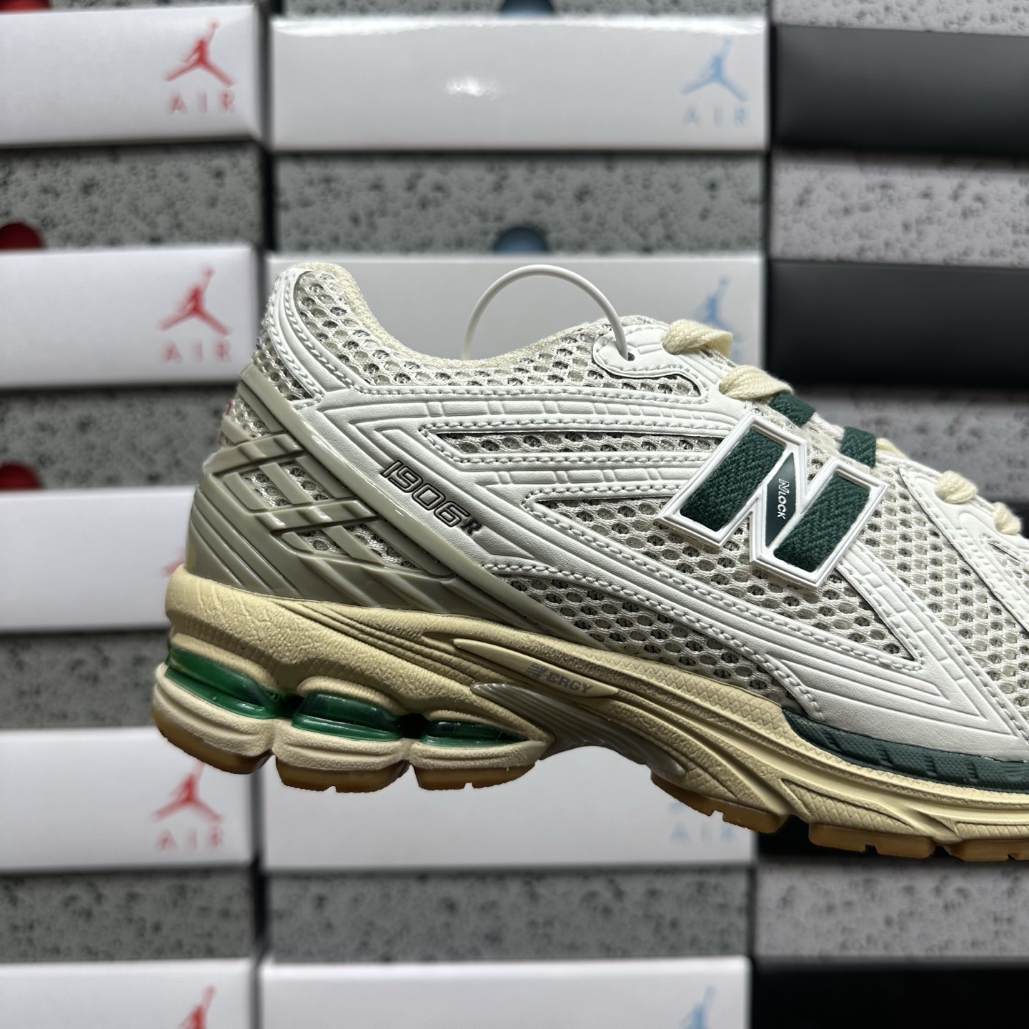 New Balance 1906 Sneakers detail 3