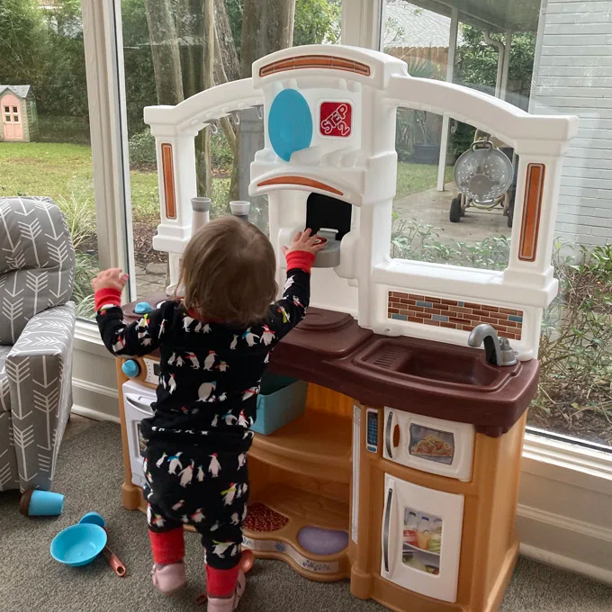 Fun with Friends Kitchen Set
