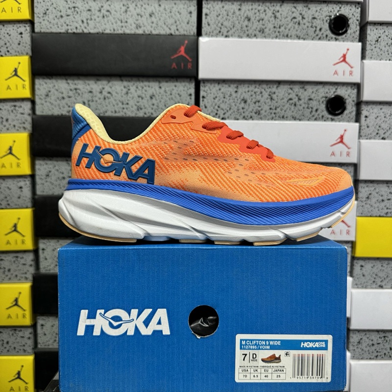 Hoka Clifton 9 Wide Sneakers