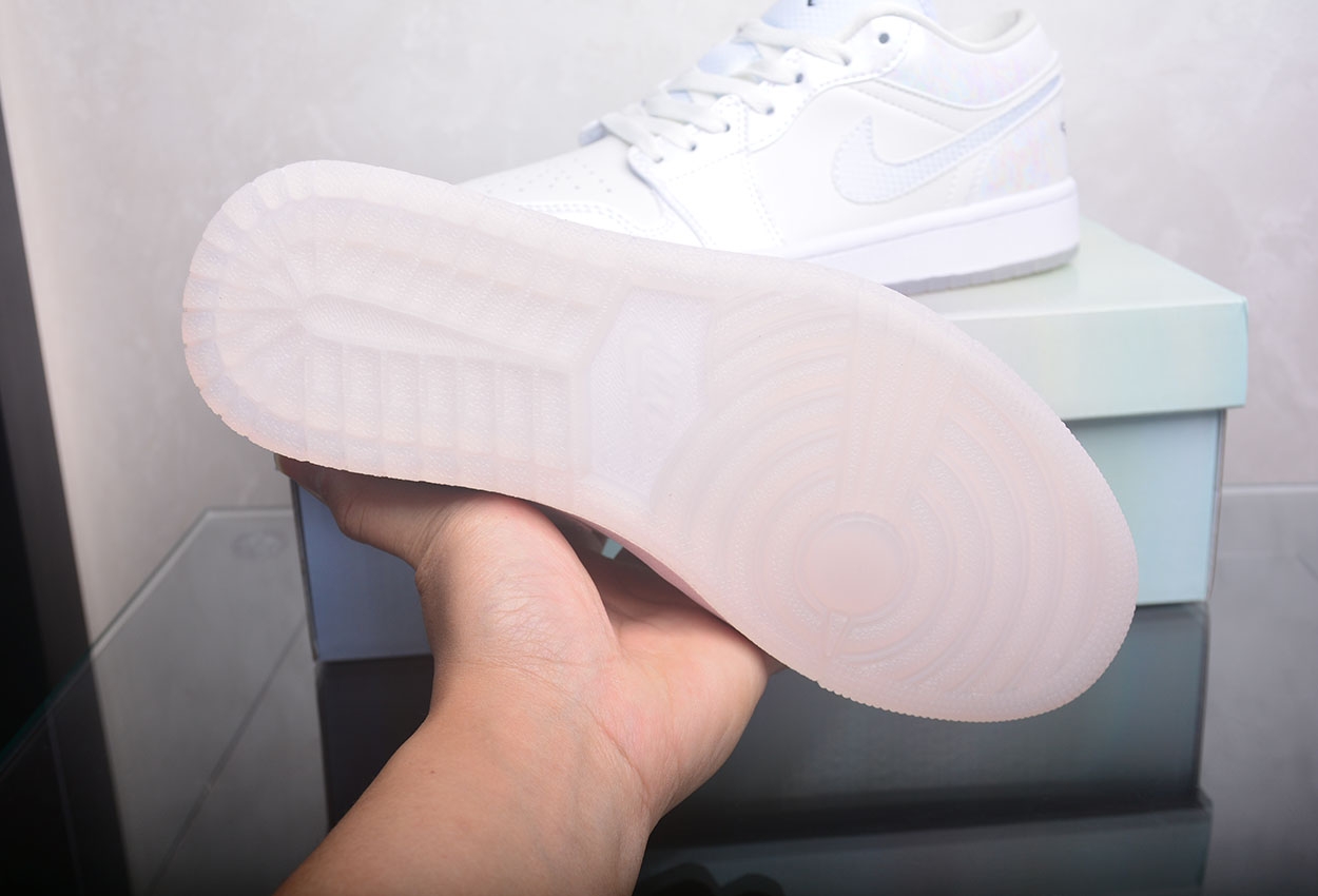 AJ1 retro low wmns cny